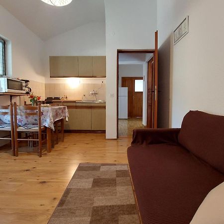 Apartments Vilim Pinezići Екстериор снимка