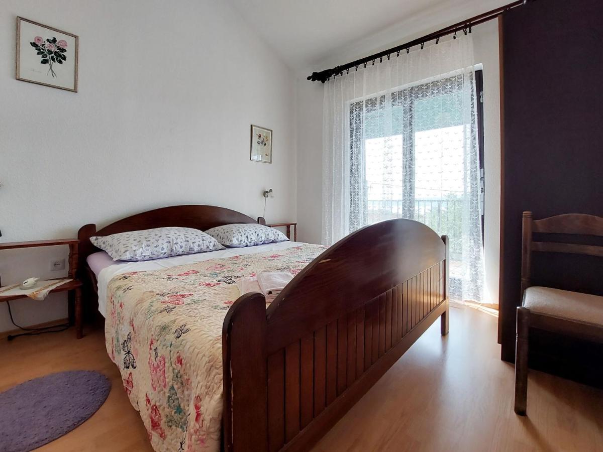 Apartments Vilim Pinezići Екстериор снимка