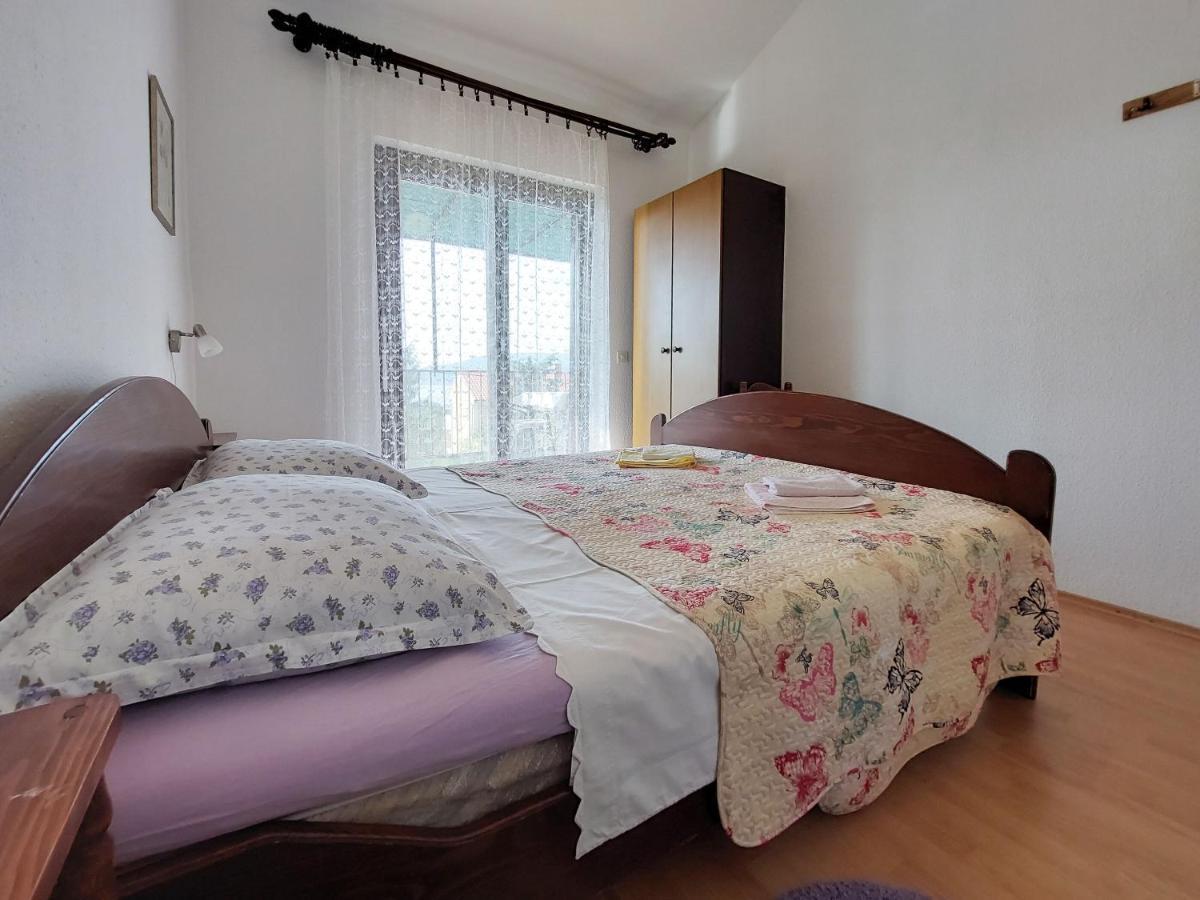 Apartments Vilim Pinezići Екстериор снимка