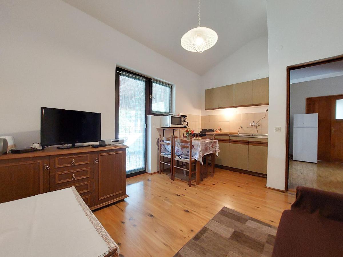 Apartments Vilim Pinezići Екстериор снимка