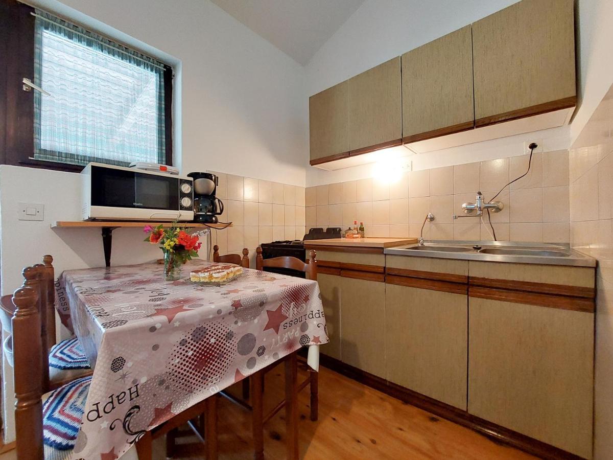 Apartments Vilim Pinezići Екстериор снимка