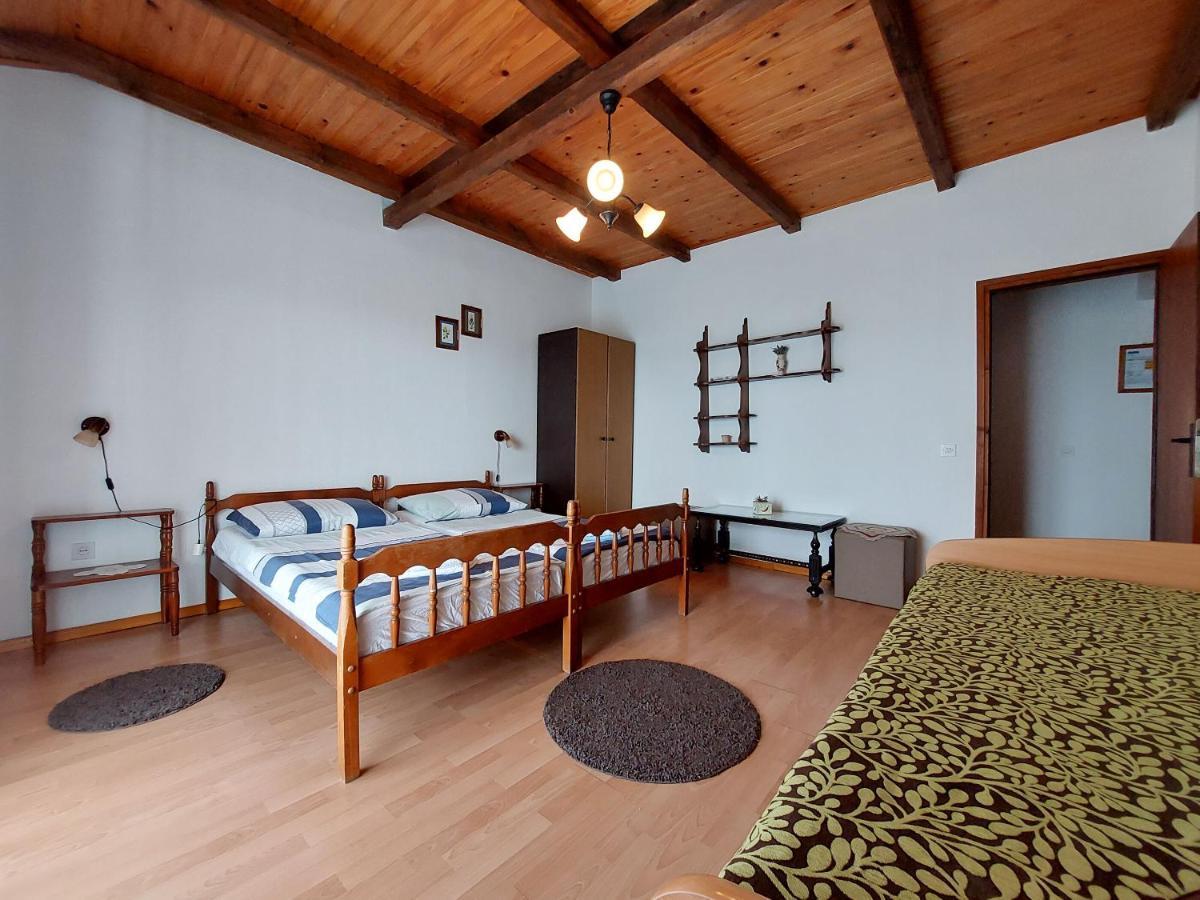 Apartments Vilim Pinezići Екстериор снимка
