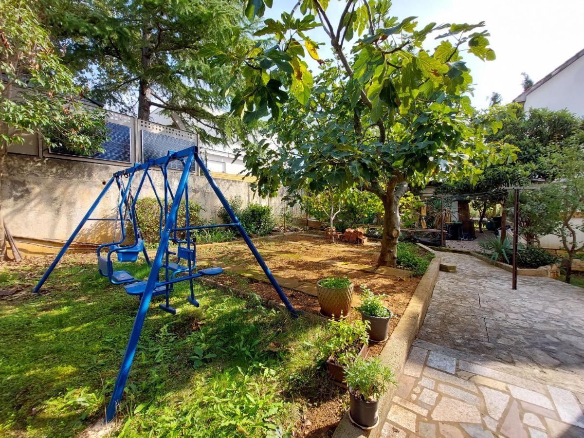 Apartments Vilim Pinezići Екстериор снимка