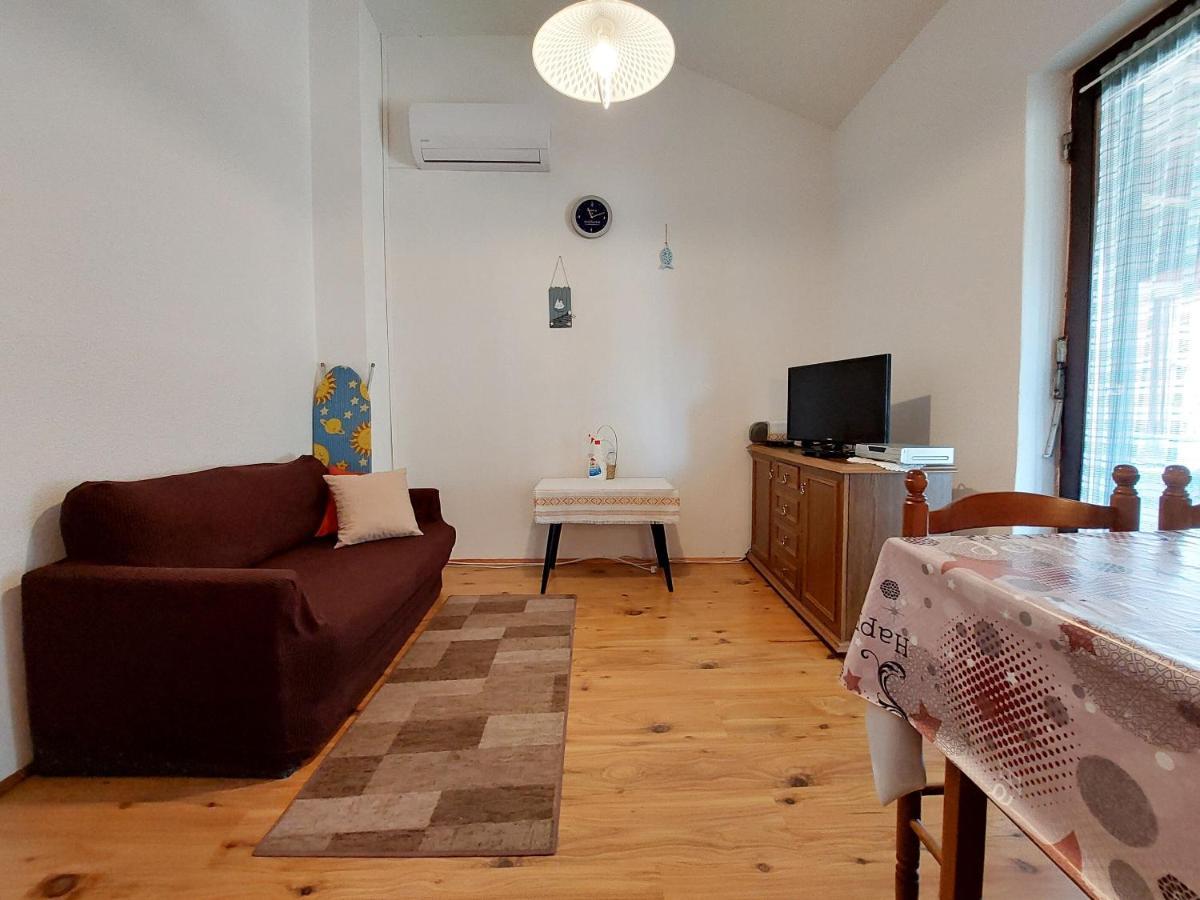 Apartments Vilim Pinezići Екстериор снимка