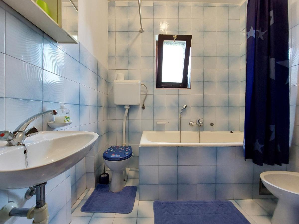 Apartments Vilim Pinezići Екстериор снимка